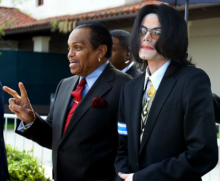 US pop star Michael Jackson (R) exits th