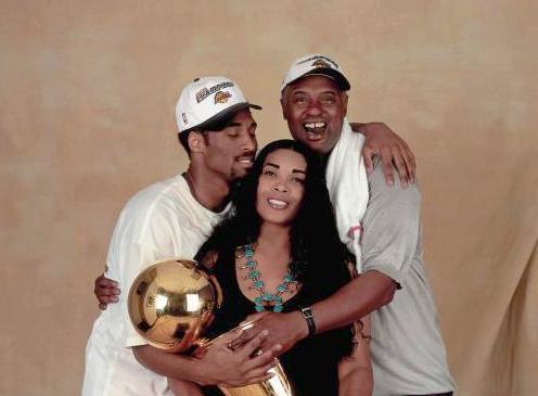 Kobe Bryant & parents - gettyimages-71552756-612x612