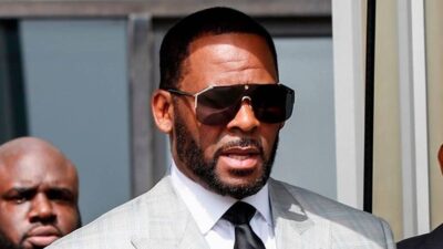 r. kelly outside court