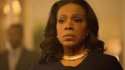 Sheryl Lee Ralph - Motherland - fort salem (screenshot)