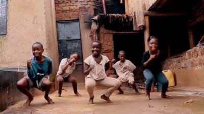 Ugandan kids - dancing to toosie slide