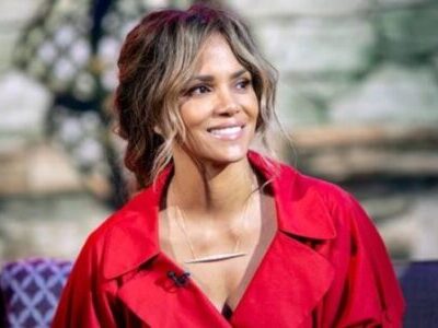 halle berry shared nude photo