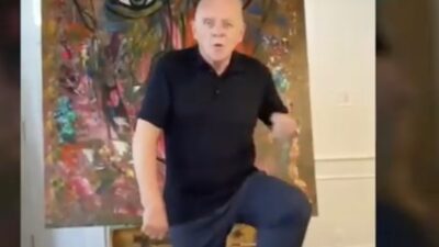 Anthony Hopkins doing the Toosie Slide
