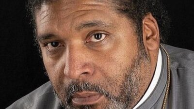 William Barber (face1 - Instagram)