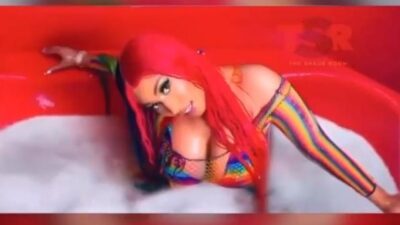 Nicki Minaj - Trollz