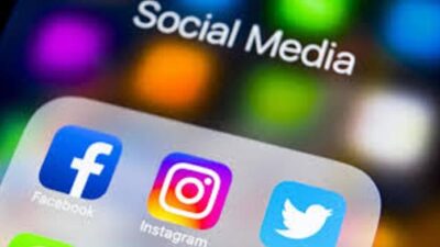 social media on cell phone