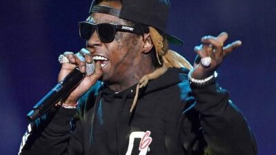 lil wayne performs