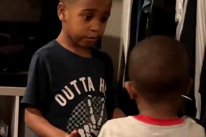 0_Mum-watches-in-awe-as-son-6-prevents-younger-brother-from-having-tantrum