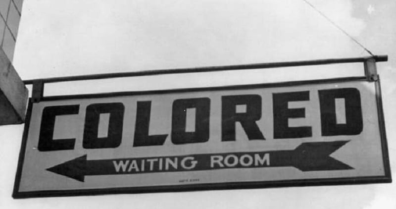 Colored waiting room sign