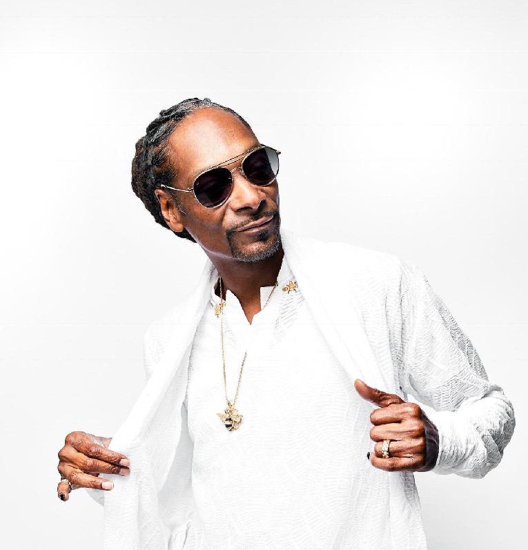 Snoop Dogg (all white)