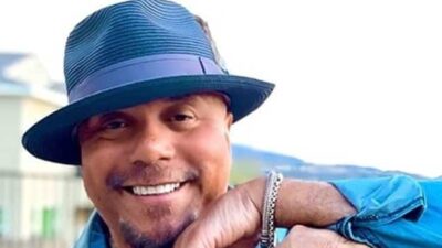 singer howard hewett