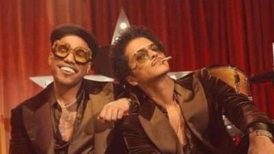 Anderson & Bruno (Smoking out the Window promo pic1) - Instagram