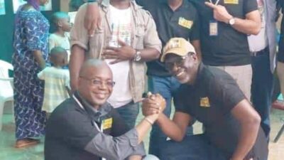 Ivory Coast - Drawing as tool for Conflict prevention - On one knee, TAYO, Zohore