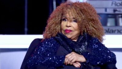 NEWARK, NJ - AUGUST 05: Honoree Roberta Flack onstage at the 2017 Black Girls Rock! at NJPAC on August 5, 2017 in Newark, New Jersey. (Photo by Paul Zimmerman/WireImage)