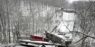 Pittsburgh-bridge-collapse- screenshot