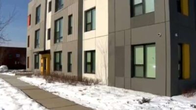 Cabrini Green - New Housing that replaced gang-crime infested projects - screenshot