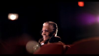 Dionne Warwick (via CNN)