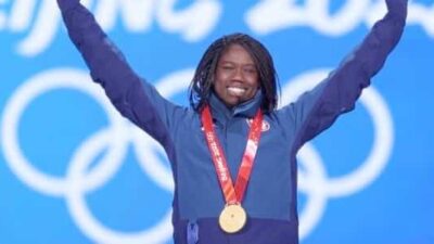 Erin Jackson - medal (Getty)