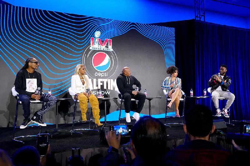 noop Dogg, Mary J. Blige and Dr. Dre speak during the Super Bowl LVI halftime show press conference