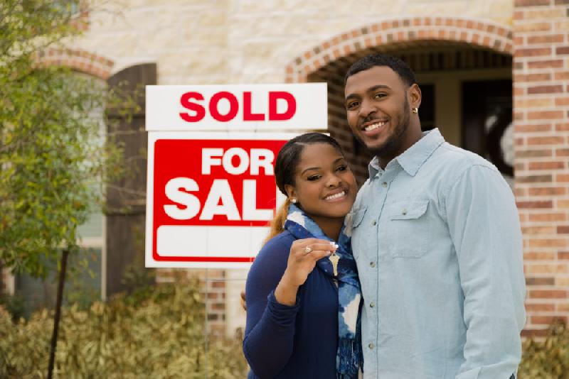 Black Couple - New Home Owners - iStock-Getty - 478695305-e1514412104381