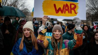 ASHINGTON, DC - FEBRUARY 24: Anti-war demonstrators and Ukrainians living in the U.S. protest against Russia's military operation in Ukraine in Lafayette Park on February 24, 2022 in Washington, DC. Russian President Vladimir Putin launched a full-scale invasion of Ukraine on February 24th. (Photo by Anna Moneymaker/Getty Images)