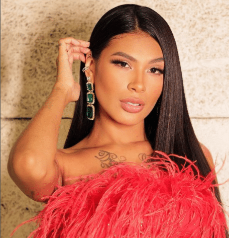 Viviane de Queiroz Pereira&mdash;known by her stage name Pocah
