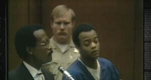 Johnnie Cochran defends Todd Bridges in a Los Angeles courtroom, 1989
