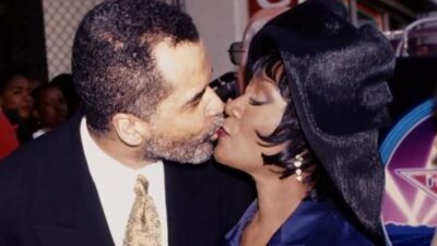 Patti LaBelle kissing Armstead Edwards