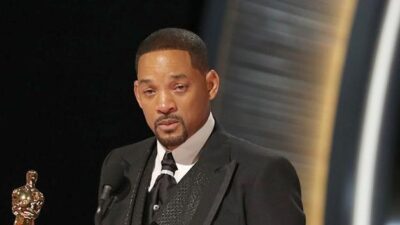 Will Smith holding Oscar