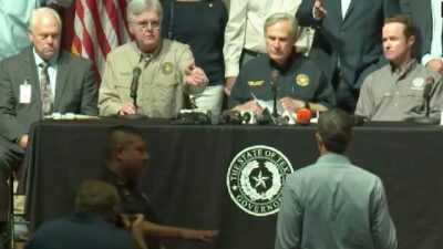 Beto O'Rourke faces off with Gov Greg Abbott - screenshot