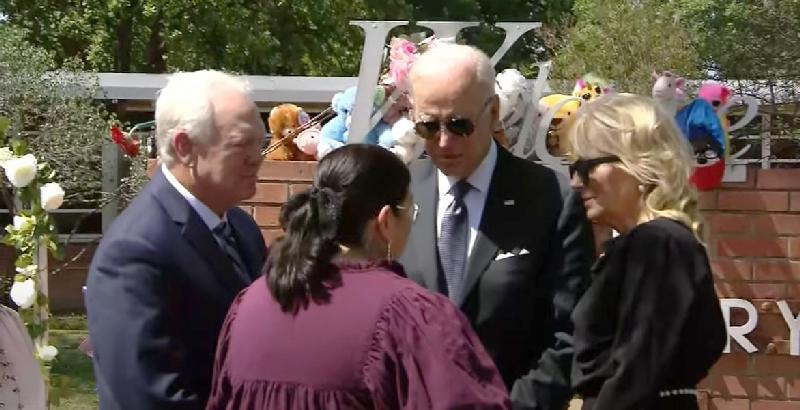 Joe and Jill Biden in Uvalde - screenshot
