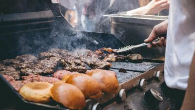 Memorial Day BBQ (Adobe Stock)