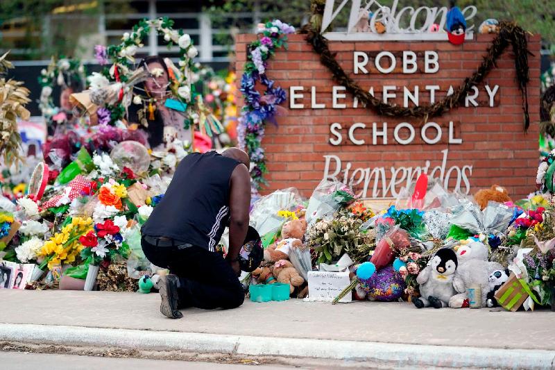 Robb Elementary School Memorial (Eric Gay-AP) 