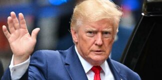 Donald Trump-wave (James Devaney-GC Images-Getty Images)
