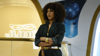 Lenora Chichlow as Billie in Avenue 5