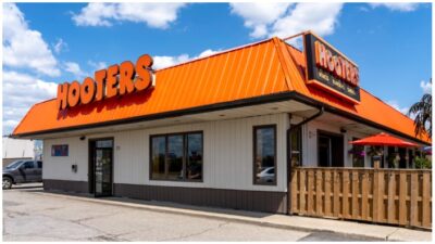 Hooters