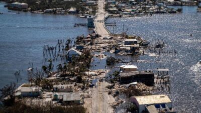 Hurricane - Ft Meyers (Ricardo Arduengo-AFP-Getty Images)