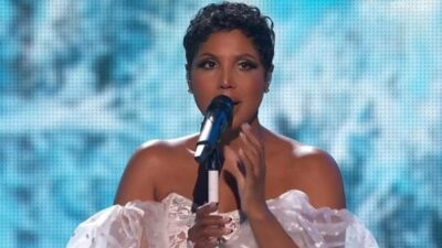 Toni Braxton on stage