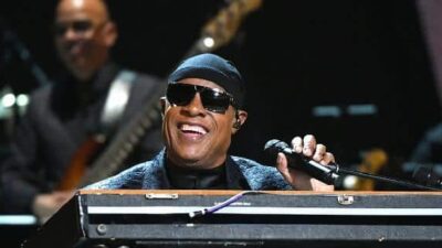 Stevie Wonder performing (Getty)