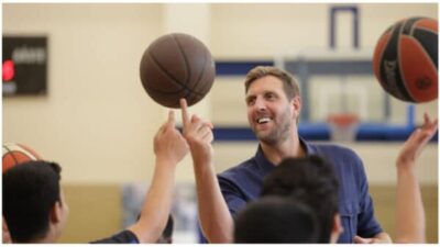 Dirk Nowitzki with young kids