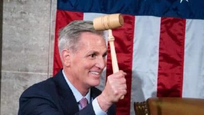 Kevin McCarthy with gavel (Getty)