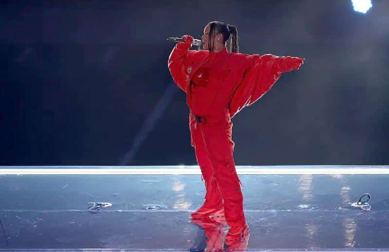 Rihanna Super Bowl Halftime / Getty