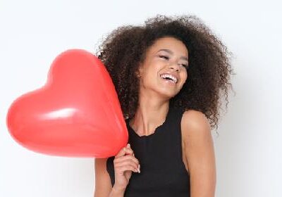 Valentines Day - pretty black girl - Depositphotos