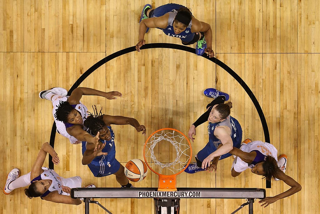WNBA Players Criticized for Wearing Fake Lashes, Hair Extensions and Long  Nails