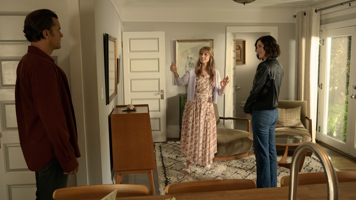 Joshua Jackson as Dan Gallagher and Lizzy Caplan as Alex Forrest in Fatal Attraction episode 2, season 1 streaming on Paramount+, 2023. Photo Credit: Michael Moriatis/Paramount+
