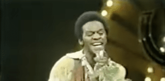 Al Green performs in a sling on "Soul Train"