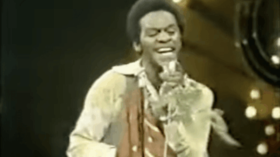 Al Green performs in a sling on "Soul Train"