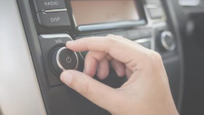AM car radio - Depositphotos