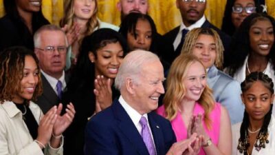 Biden LSU B-ball team (Evan Vucci-AP)