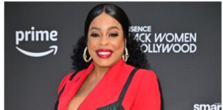 Niecy Nash dances with daughter